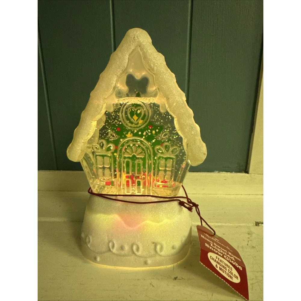 2010 Hallmark Snow Globe Magic Lighted Color Changing Gingerbread House w/‎ Tree